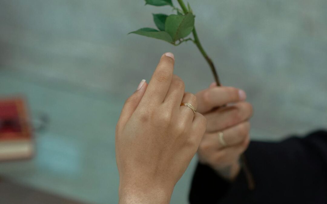 Överraska din partner med blommor – konsten att ge en bukett som verkligen betyder något